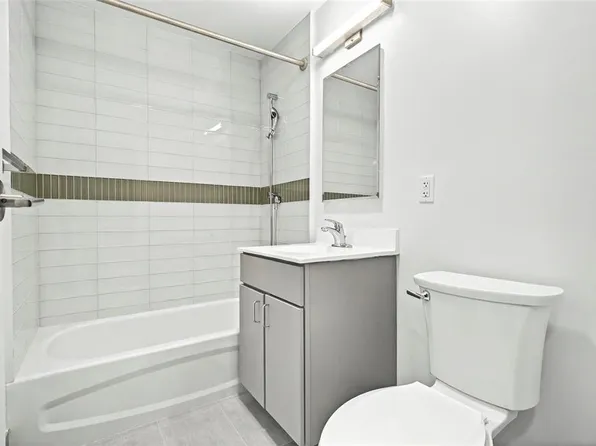 1731 Lacombe Avenue image 19 of 23