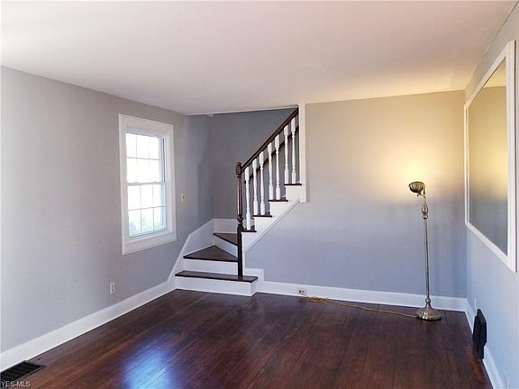 2nd image of 305 Kentucky Ave