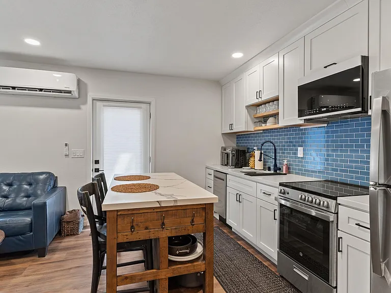1634 W Swain Rd — Photo 12