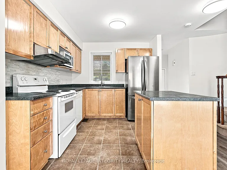 6 Crystal Park Cres — Photo 7