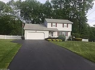 3380 Johnson Farm Dr, Canfield, OH
