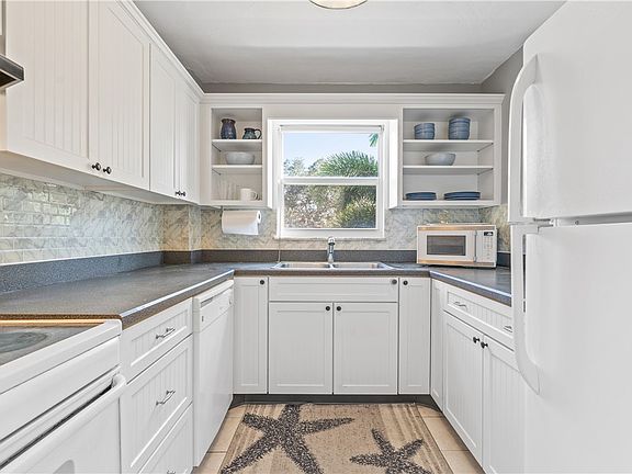 3rd image of 275 Date Palm Rd APT 307