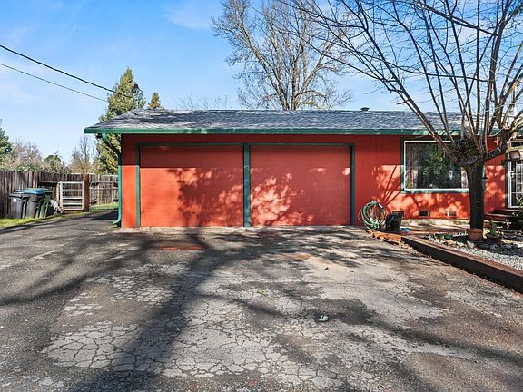 4th image of 9900 Spring Valley Road