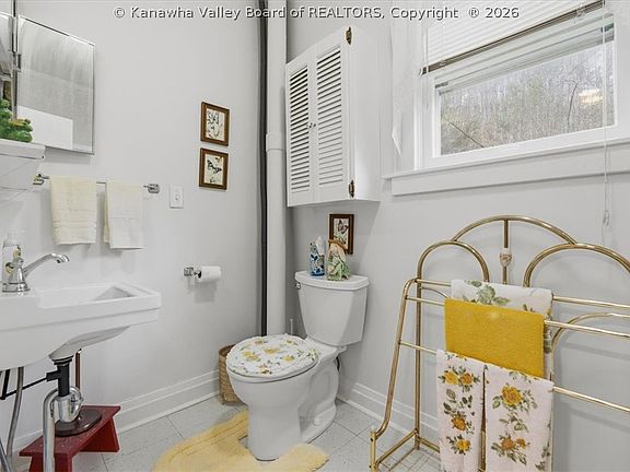 5th image of 2162 Clay Rd