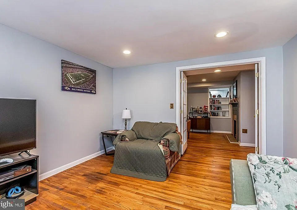 921 S Charles St #2