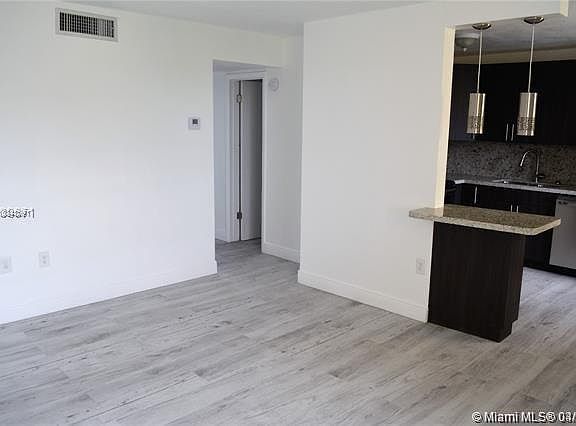 4th image of 810 Salzedo St #23