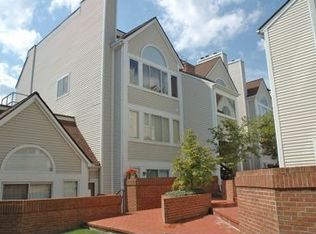 5566 Lee Hwy #C-62, Arlington, VA 22207