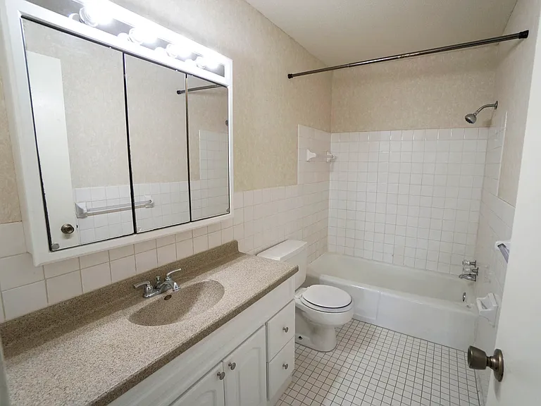 Charlton Place — Photo 11