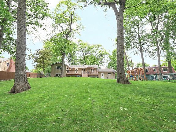 3rd image of 6988 Carey Ln