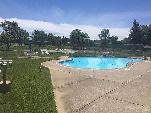2nd image of 403 Edgewater Dr