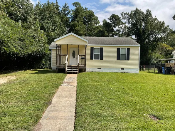 601 New River Dr, Jacksonville, NC 28540