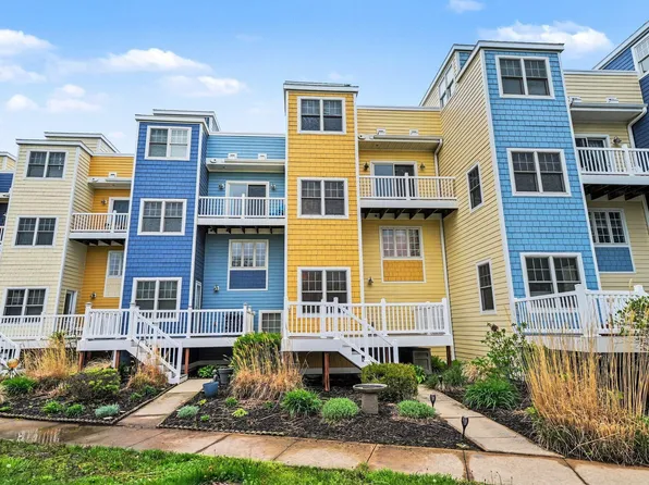 9 Diamond Point Ln Unit 9, New Buffalo, MI 49117