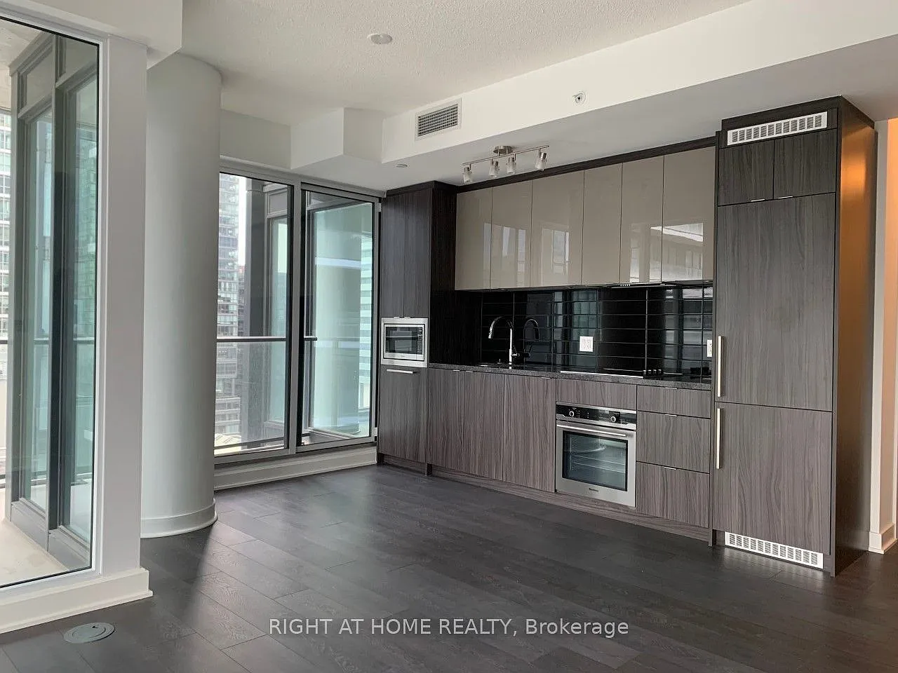 3 bed, $3,200 — Photo 3