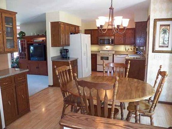 Dinette/Kitchen