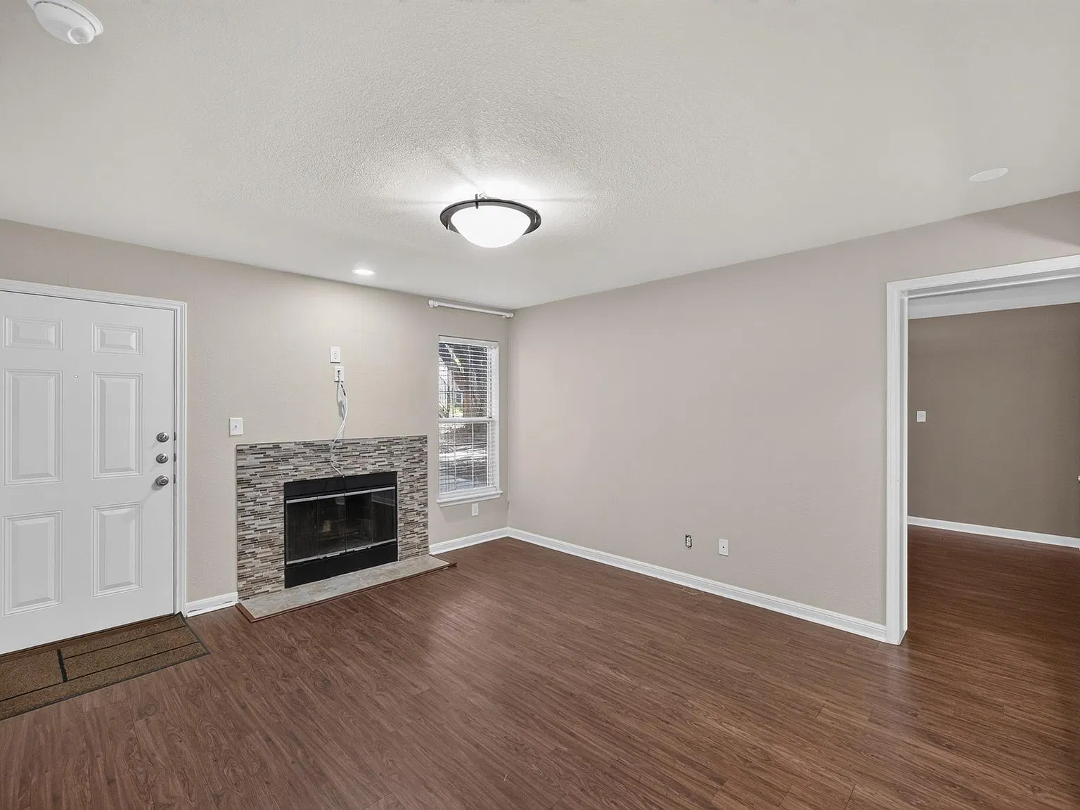 2 bed, 2.0 bath, 900 sqft, $1,550 — Photo 4
