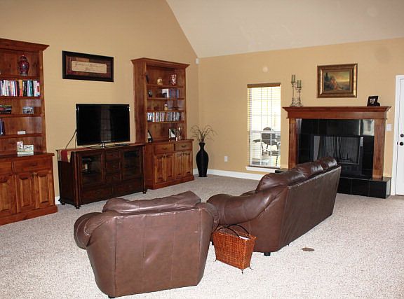 3rd image of 142 Westfield Loop