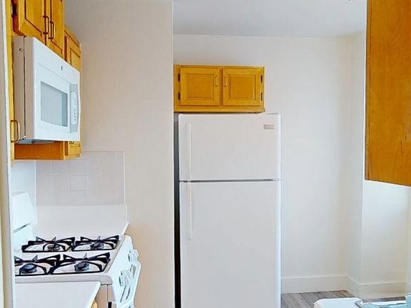 3rd image of 10460 Queens Blvd APT 17F