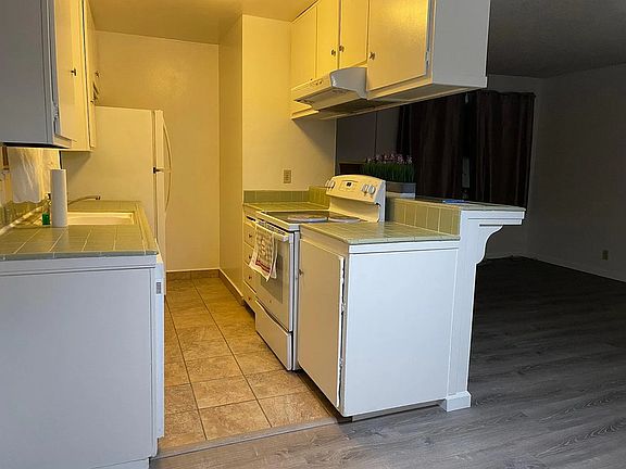 5th image of 855 Wyman Way APT 4