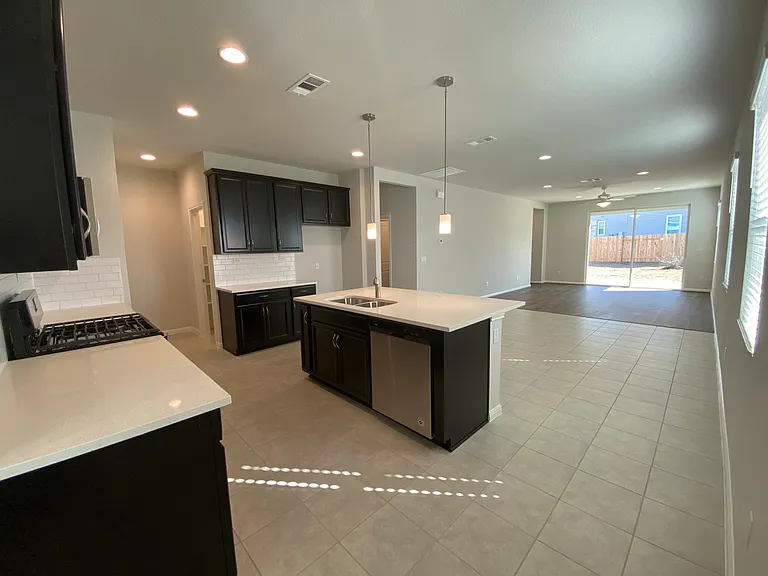 384 Gaida Loop — Photo 2