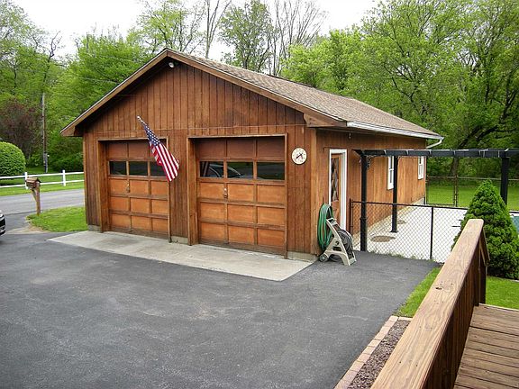3rd image of 20 Fabrello Ln