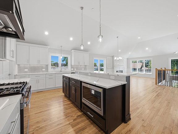 5th image of 8011 S Oconto Ave