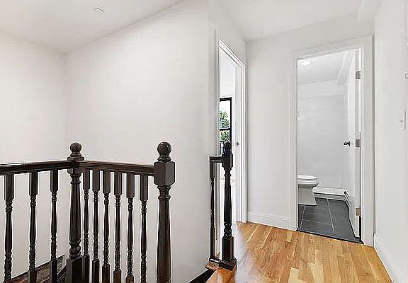 4th image of 1137 Dean St #6