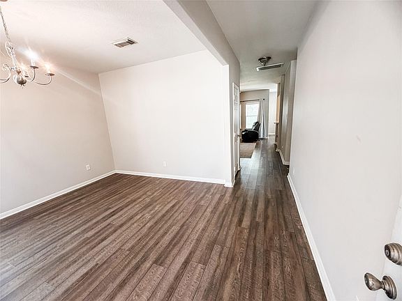 4th image of 22527 Sweetglen Ct