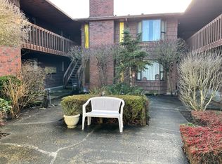 3218 Rockefeller Ave #203, Everett, WA 98201
