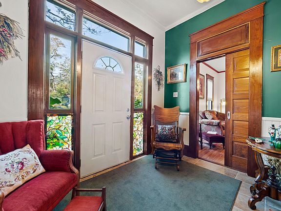 5th image of 1109 W Port St
