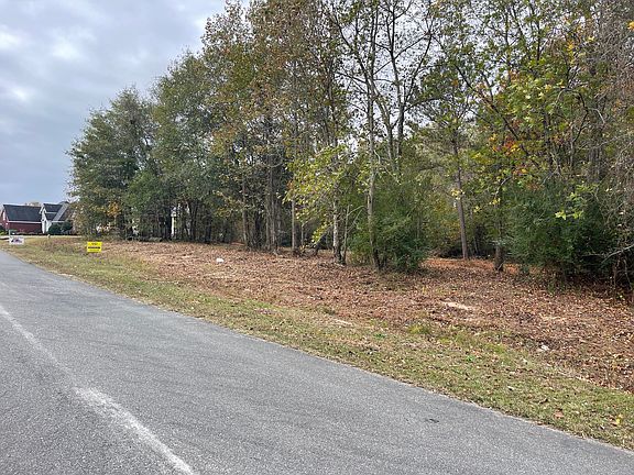 3rd image of 302 Gator Dr