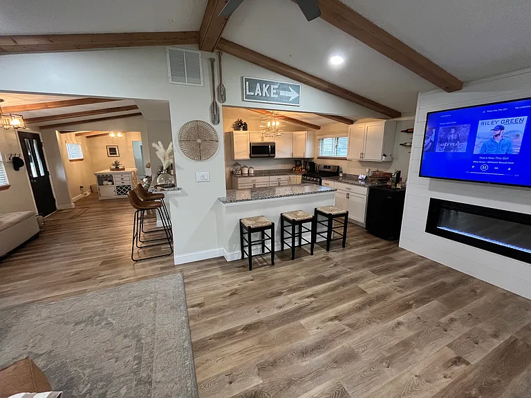 5150 Bateson Dr NE — Photo 5