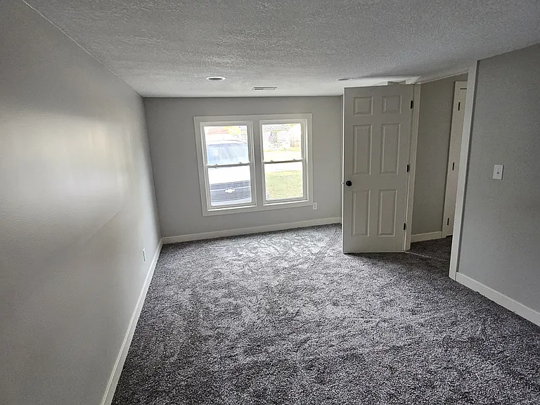 4515 S Cherry Ave — Photo 11