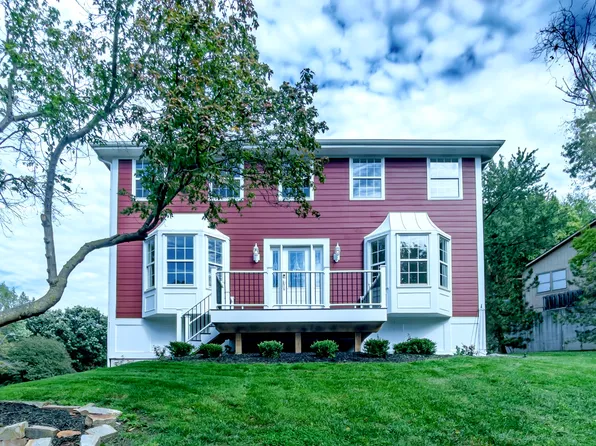 5421 NW Walden Dr, Kansas City, MO 64151