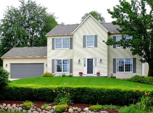 8857 Meadow Farm Dr, Brighton, MI 48116