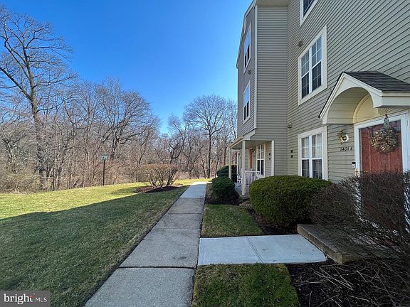 3rd image of 1401 Yarmouth Ln