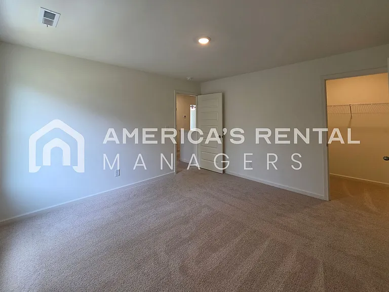 605 Acorn Ct — Photo 41