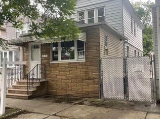 70-31 71st Pl, Flushing, NY 11385