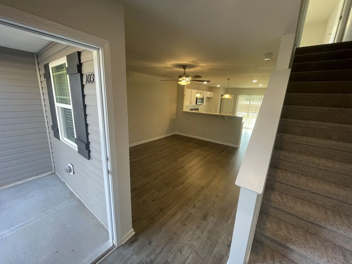2 bd 2.5 ba townhome — Photo 1