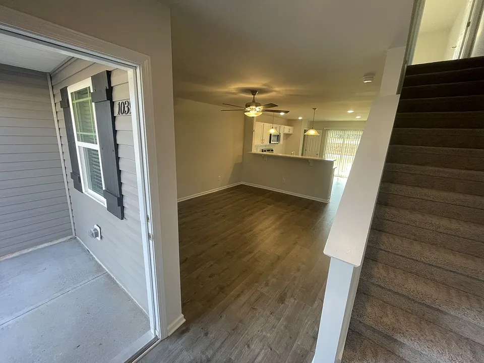 1007 Peony Ln