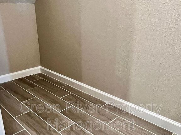 4th image of 375 Boracay Cir