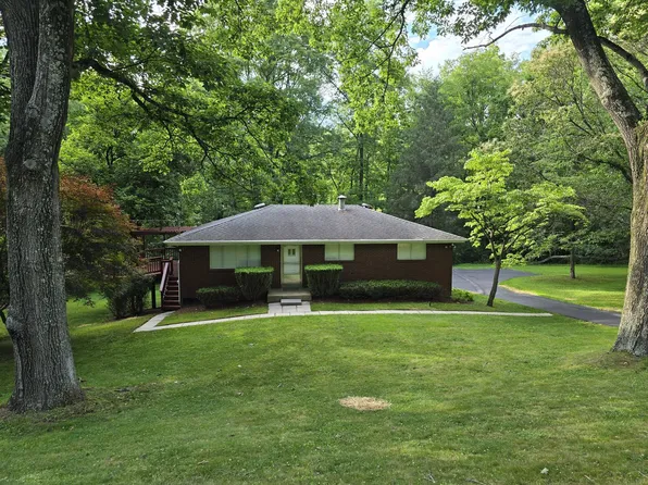 11255 Brokers Ln, North Huntingdon, PA 15642
