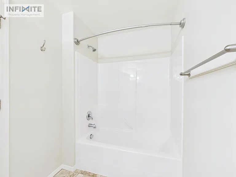 1112 Longbow Ln #3B — Photo 14