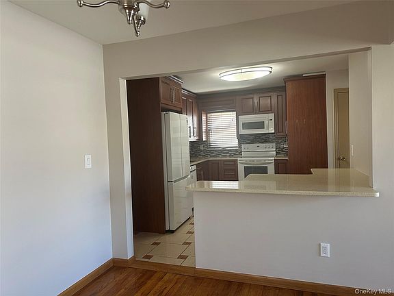 5th image of 8 Miriam St APT 1