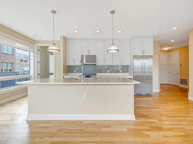 10 Main St #101 — Photo 12