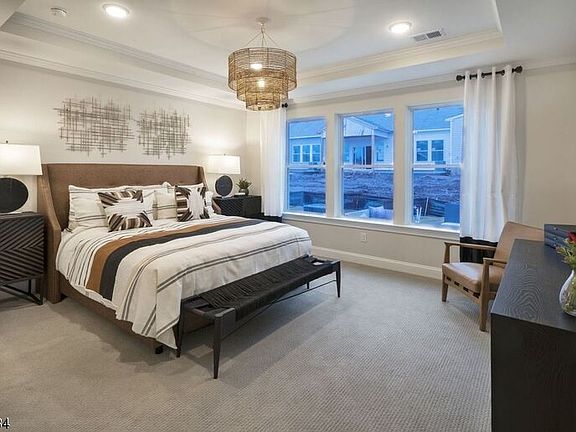 5th image of 32 Cunningham Dr #2