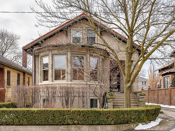 3rd image of 4916 N Fairfield Ave