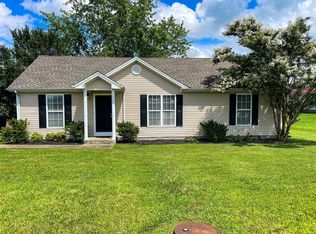 5717 Old Madisonville Rd, Hopkinsville, KY 42240