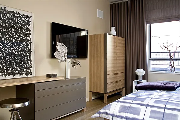 Sold by Corcoran | media 23