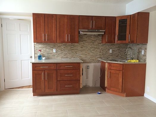 5th image of 304 E 118th St APT 3