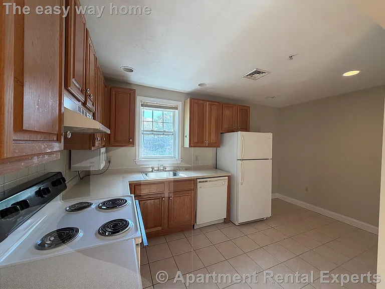 466 Green St #8 — Photo 7